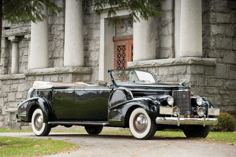  Cadillac V16 Presidential Convertible Parade Limousine by Fleetwood 1938 года  (фото 1 из 57)